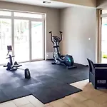 1 Bedroom Gorgeous In